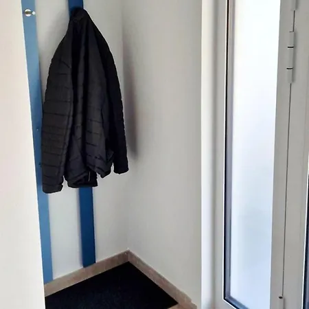 Mit Balkon In Apartment
